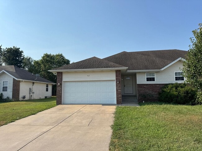property at 412 W Pawnee Ln