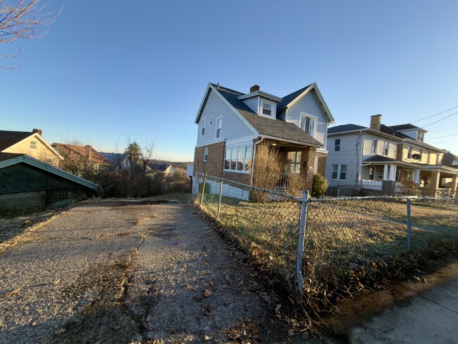 413 Sinton Ave in Pittsburgh, PA - Building Photo - Building Photo