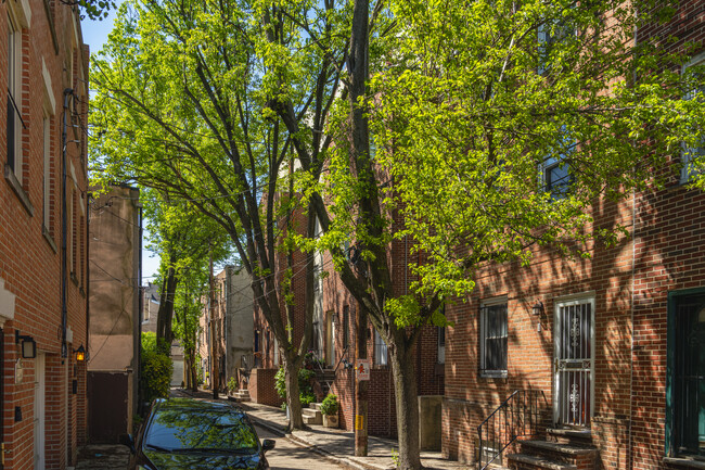 817-823 Kater St in Philadelphia, PA - Foto de edificio - Building Photo