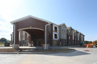 Jennings Place Phase II in Jennings, MO - Foto de edificio - Building Photo