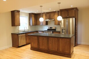 2606 Larkins Way in Pittsburgh, PA - Building Photo