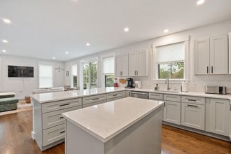 17 Lost River Rd in Woodstock, NH - Building Photo - Building Photo