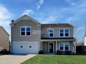 524 Bridgewater Dr in Greenfield, IN - Building Photo