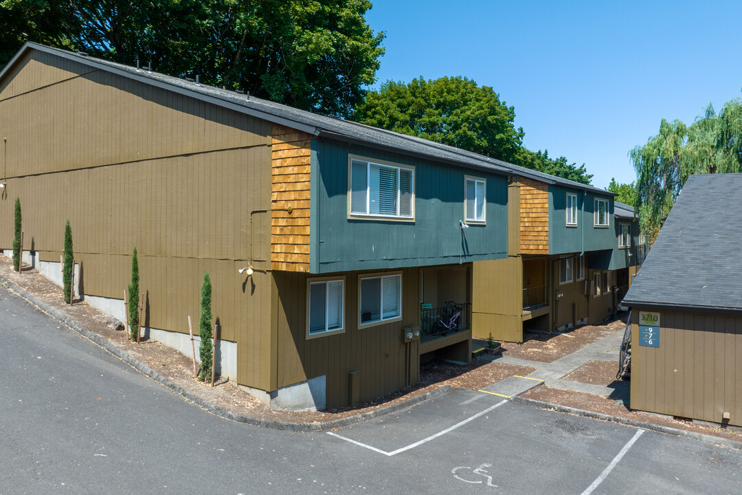 Shady Glen Apartments in Portland, OR - Building Photo