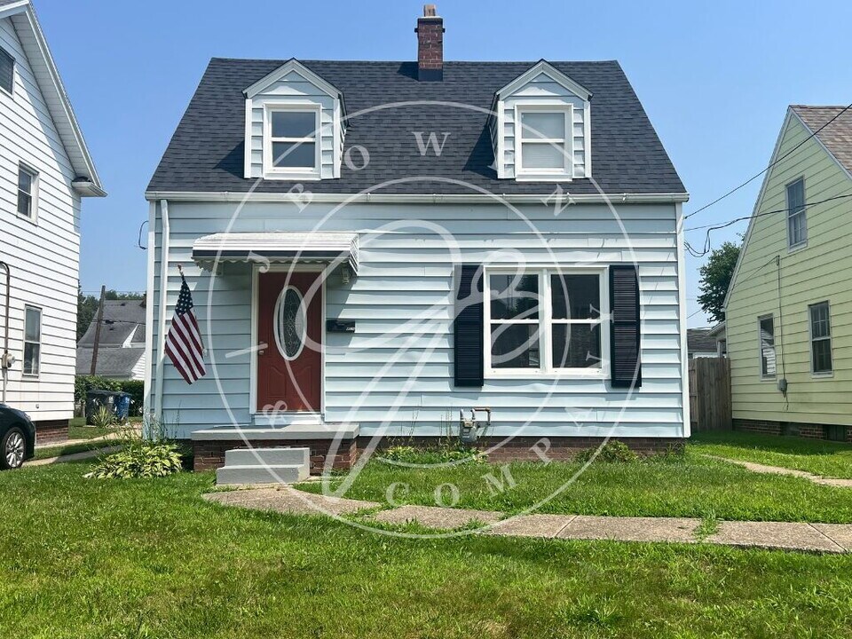 4526 N Lockwood Ave in Toledo, OH - Building Photo