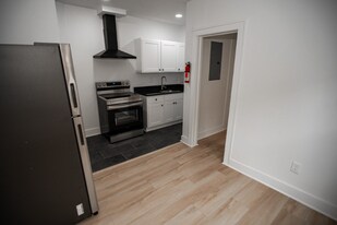 1388 W 83rd St, Unit 412 in Cleveland, OH - Building Photo