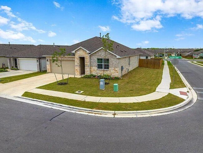 305 Evergreen Sumac Lp in Kyle, TX - Building Photo - Building Photo