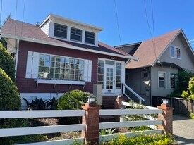 2154 Ashby Ave, Unit Room 1 in Berkeley, CA - Building Photo