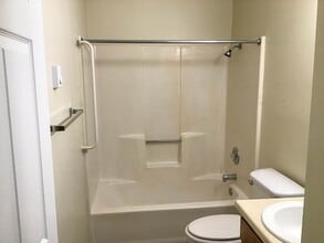 710 Elm Dr in Warsaw, MO - Building Photo - Building Photo