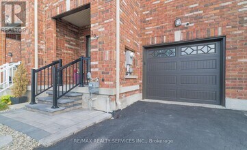 107 Frenchpark Cir in Brampton, ON - Building Photo - Building Photo