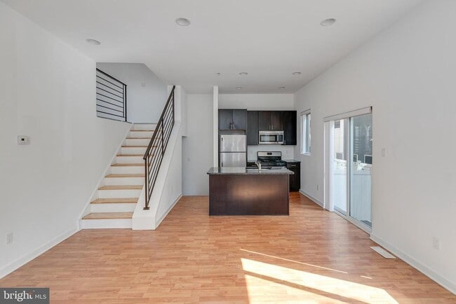 228 W George St in Philadelphia, PA - Building Photo - Building Photo