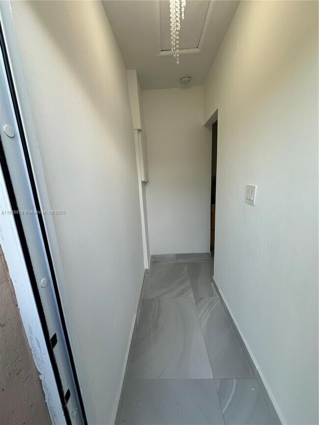 707 NE 15th St-Unit -C in Fort Lauderdale, FL - Building Photo - Building Photo