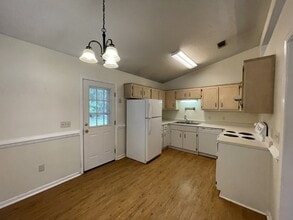132 Bass Rd in Allenhurst, GA - Building Photo - Building Photo