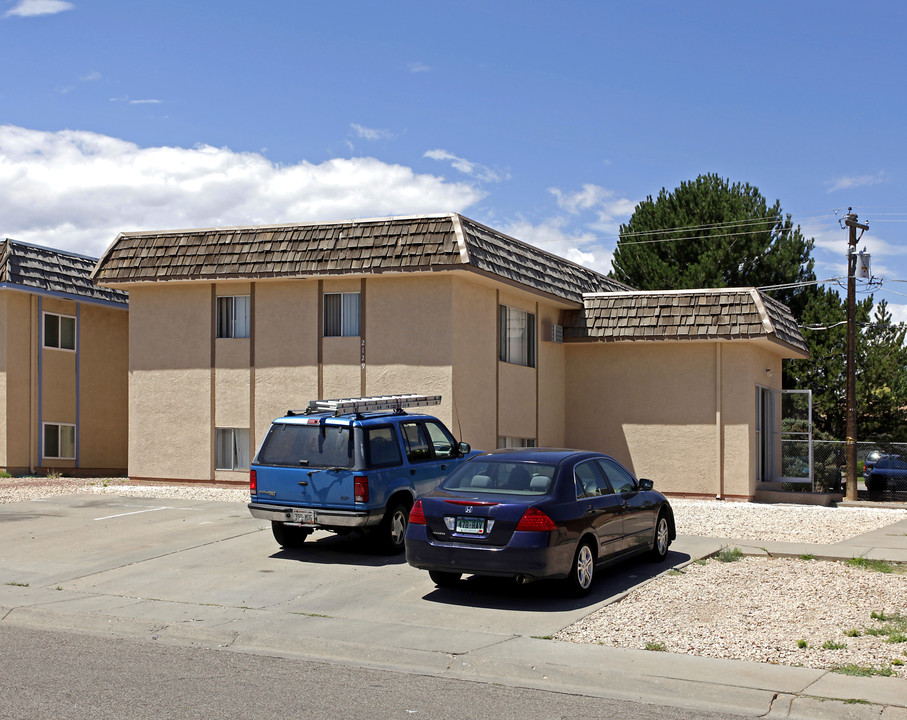 2129 Norman Ln in Pueblo, CO - Building Photo