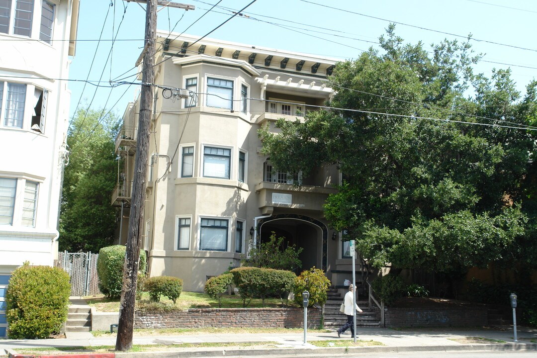 Durant CAL Apartments in Berkeley, CA - Foto de edificio