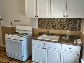 276 Oriental Pl, Unit 3 in Lyndhurst, NJ - Building Photo - Building Photo