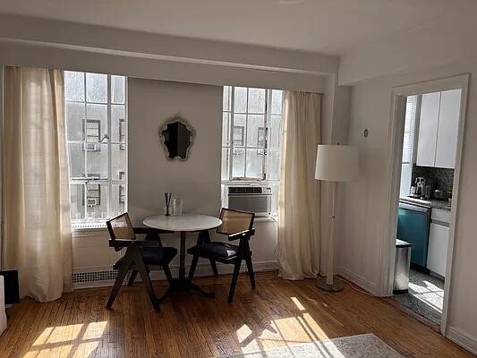 353 W 56th St in New York, NY - Building Photo - Building Photo