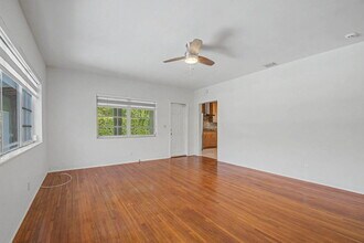 7601 SW 59th Ct in South Miami, FL - Building Photo - Building Photo