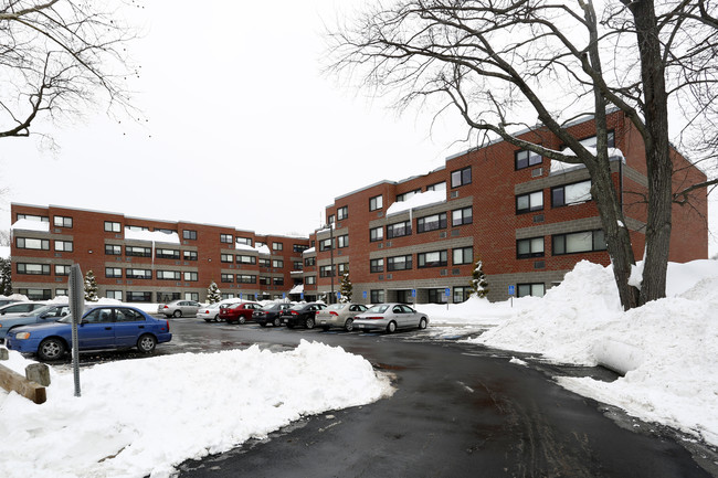 Cefalo Memorial Complex in Melrose, MA - Building Photo - Building Photo