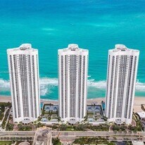 15901 Collins Ave, Unit Ph-4303 in Sunny Isles Beach, FL - Building Photo