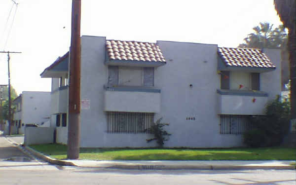 1563 N D St in San Bernardino, CA - Foto de edificio - Building Photo