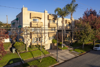 345 W Alameda Ave in Burbank, CA - Building Photo - Primary Photo