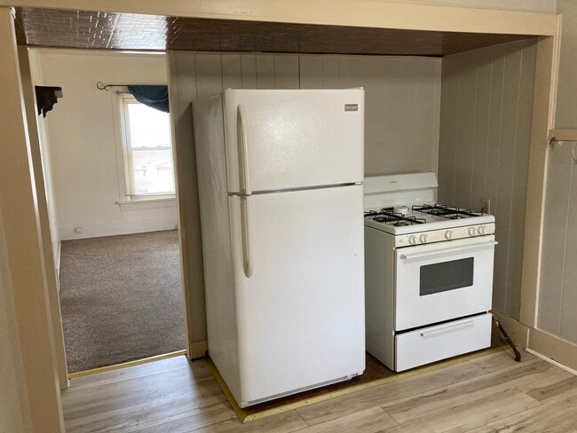 302 Canal St W, Unit 2F in Navarre, OH - Building Photo - Building Photo