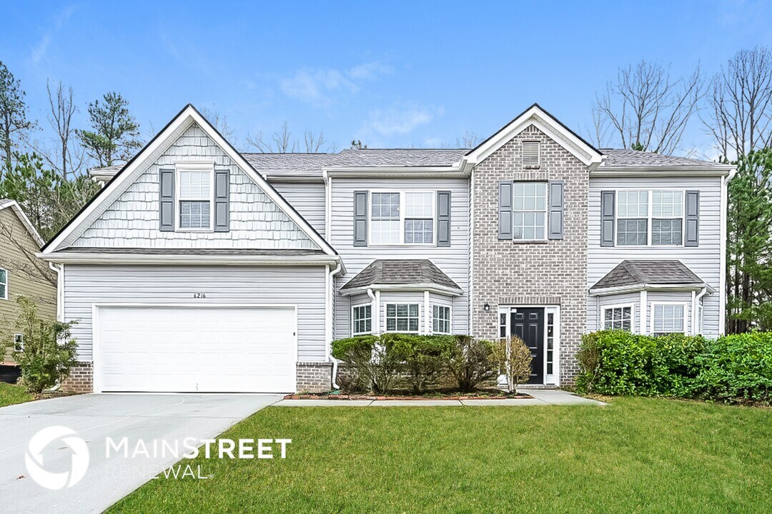 6216 Polar Fox Ct in Riverdale, GA - Foto de edificio