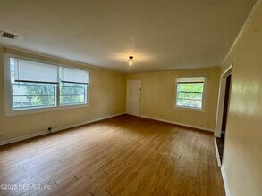 2649 Lake Shore Blvd in Jacksonville, FL - Building Photo - Building Photo