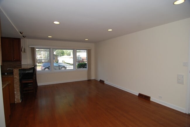 9311 Latrobe Ave in Skokie, IL - Building Photo - Building Photo