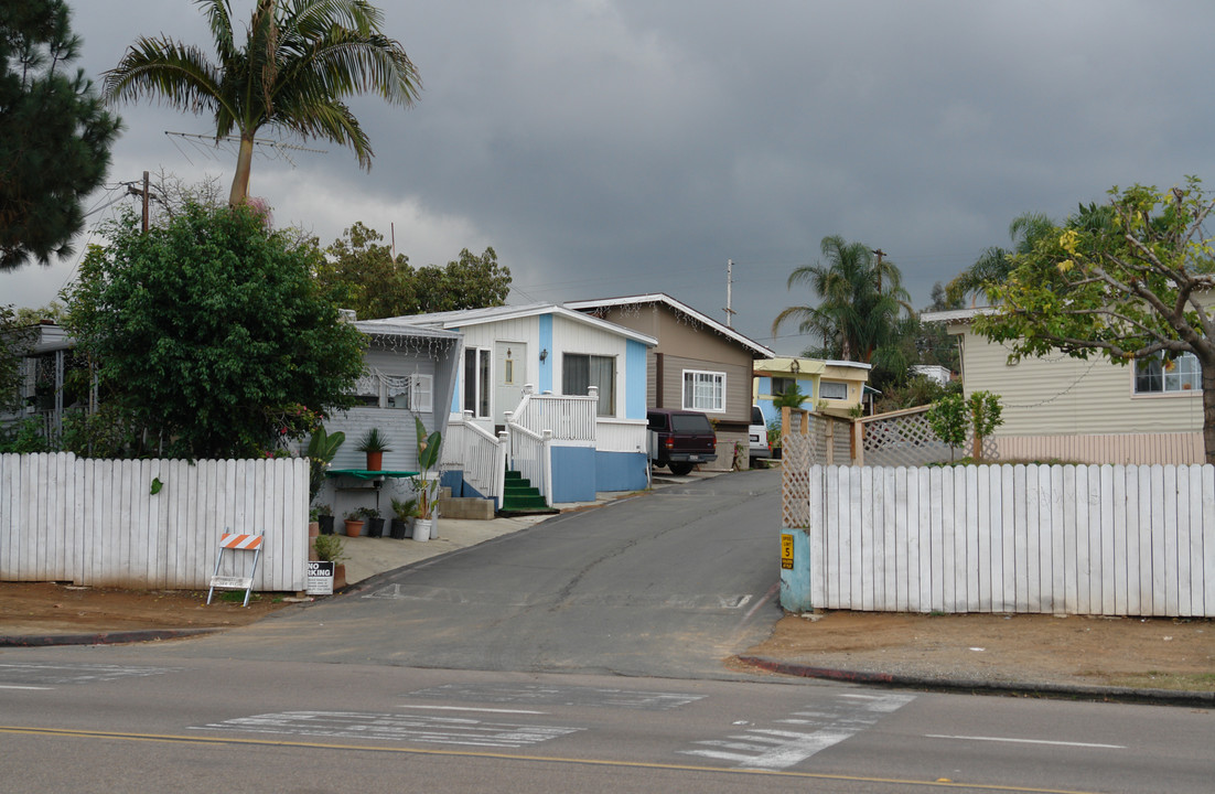 Rancho Glen Mobile Home Park in Fallbrook, CA - Building Photo