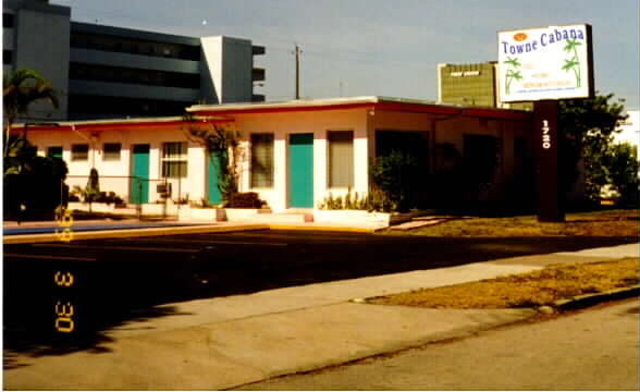 Towne Cabana Apartments in Hollywood, FL - Foto de edificio