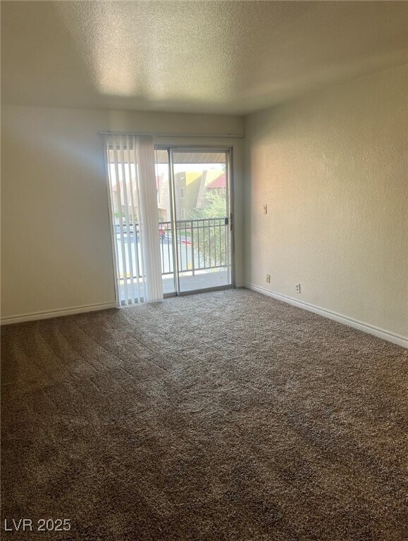5350 River Glen Dr in Las Vegas, NV - Building Photo - Building Photo