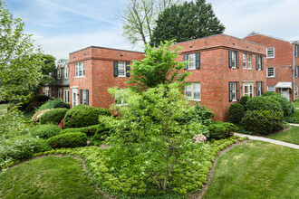 Arlington Village in Arlington, VA - Building Photo - Building Photo