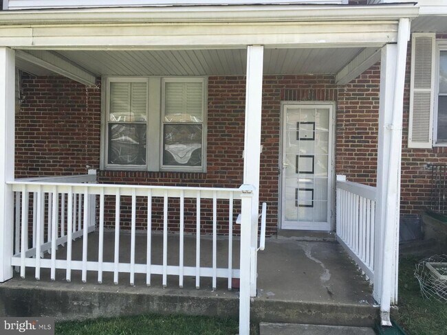 2477 W Cold Spring Ln in Baltimore, MD - Building Photo - Building Photo