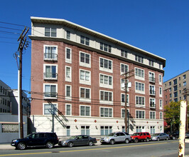 Clinton Place Condomniums in Hoboken, NJ - Building Photo - Building Photo