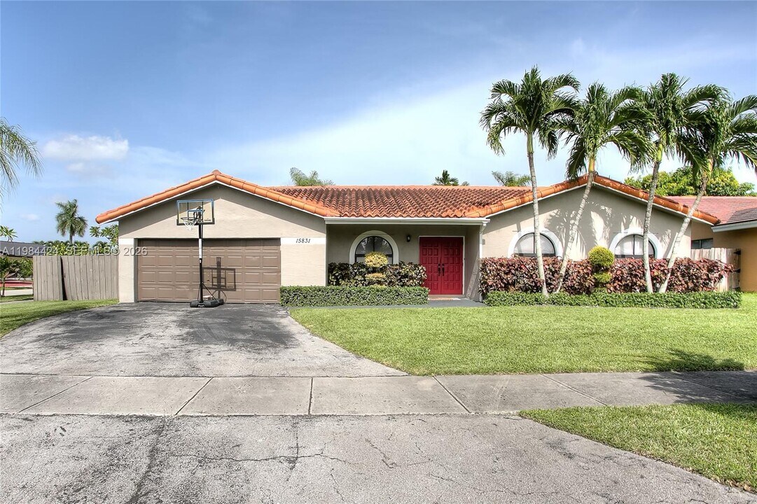 15831 SW 139th Pl in Miami, FL - Building Photo