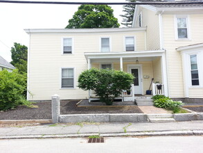 9 Abbott St, Unit 1st Floor in Nashua, NH - Foto de edificio - Building Photo