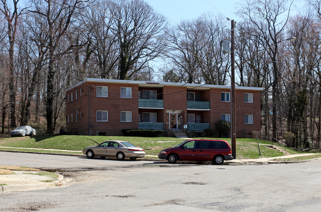 3600 Maywood Ln in Suitland, MD - Foto de edificio