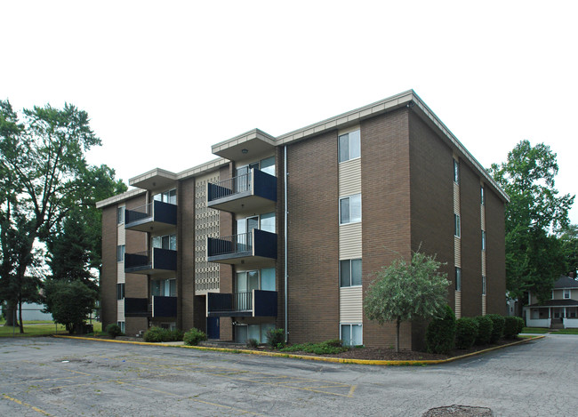 Notre Dame Apartments in South Bend, IN - Foto de edificio - Building Photo