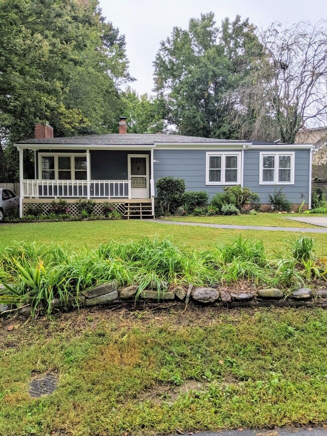 100 Orchard St in Black Mountain, NC - Building Photo - Building Photo