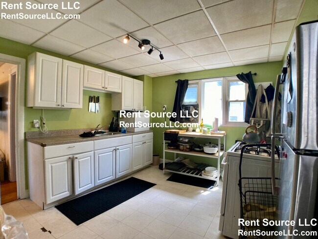 306 Washington St, Unit 1 in Somerville, MA - Building Photo - Building Photo