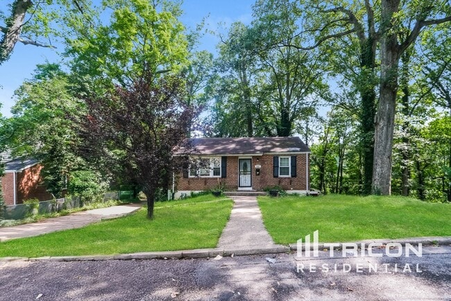 property at 802 Modoc Ln
