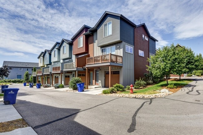 2164 E Hecla Dr in Louisville, CO - Building Photo - Building Photo