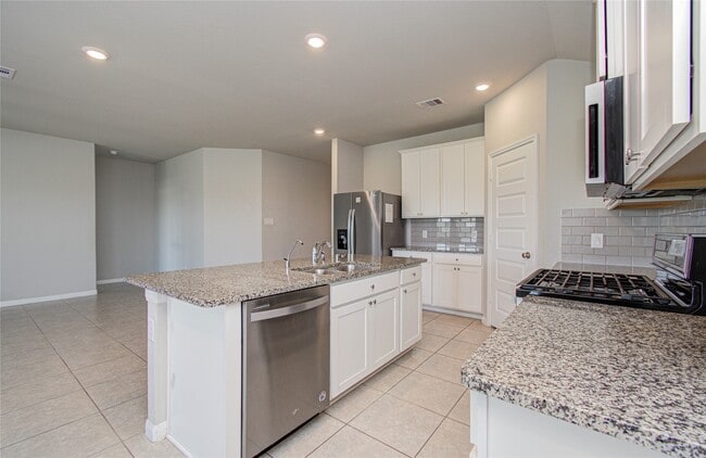 property at 2815 Dry Creek Dr