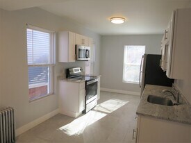 320 Beacon St, Unit 1 in Somerville, MA - Building Photo