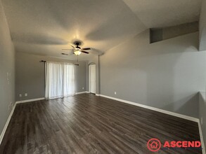 302 Tanner Michael Dr in Bakersfield, CA - Building Photo - Building Photo