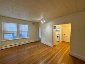 31 College Ave, Unit 4 in Somerville, MA - Building Photo