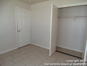 6303 Heathers Run in San Antonio, TX - Building Photo - Building Photo