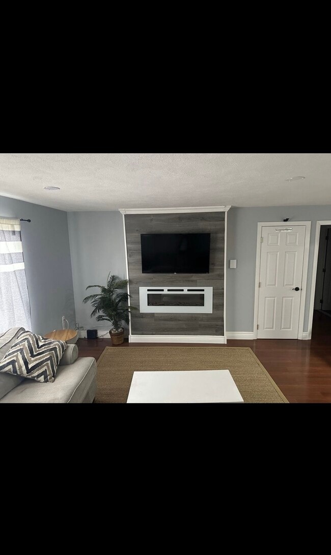 18 Washington St, Unit 7 in Plainville, MA - Building Photo - Building Photo